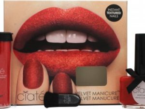 Ciate Velvet Manicure Scarletmitten Geschenkset 13.5ml Boudoir Nagellak + 8.5g Rood Crushed Fluweel Poeder + Zwart Kwastje